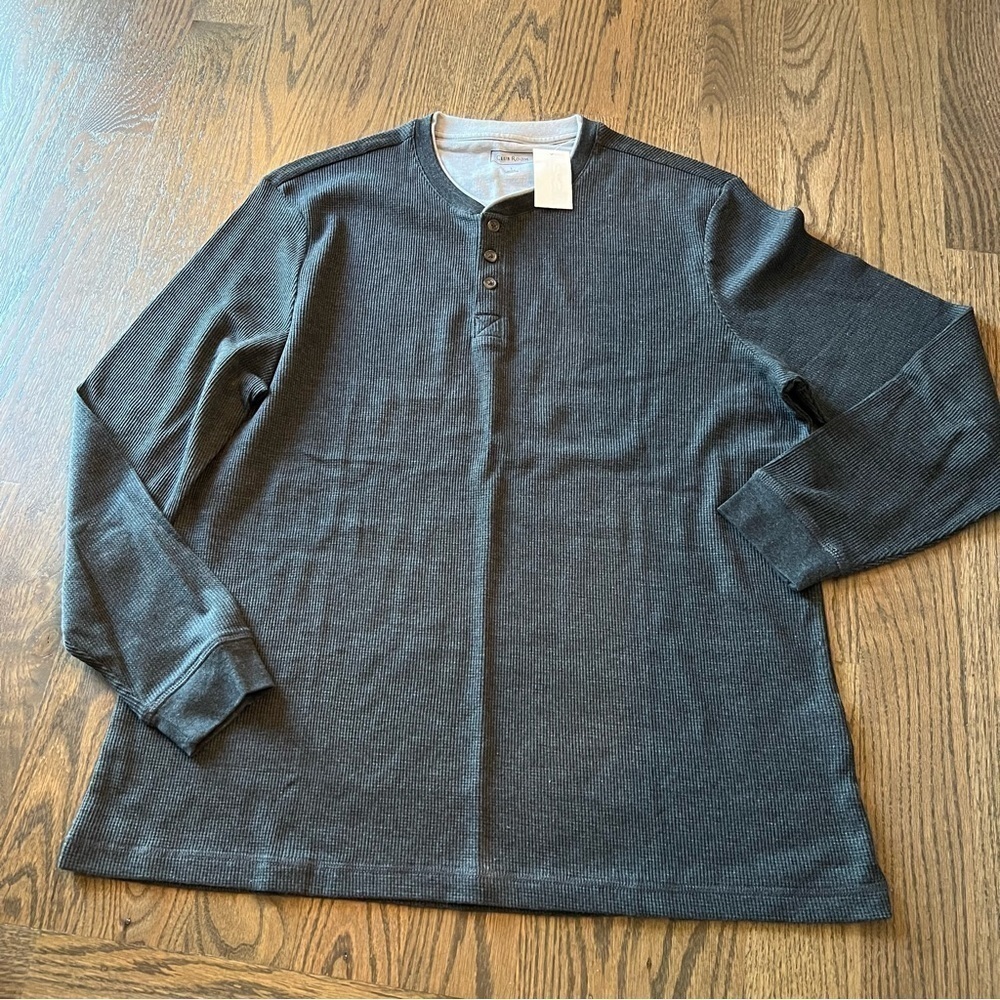 NWT Club Room mens 3 button Dark Lead ribbed Henley size large